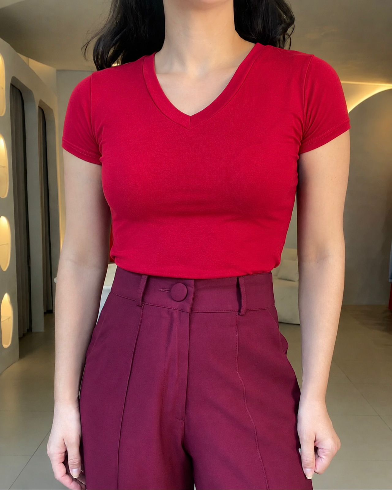 Blusa básica Gola V Vermelha
