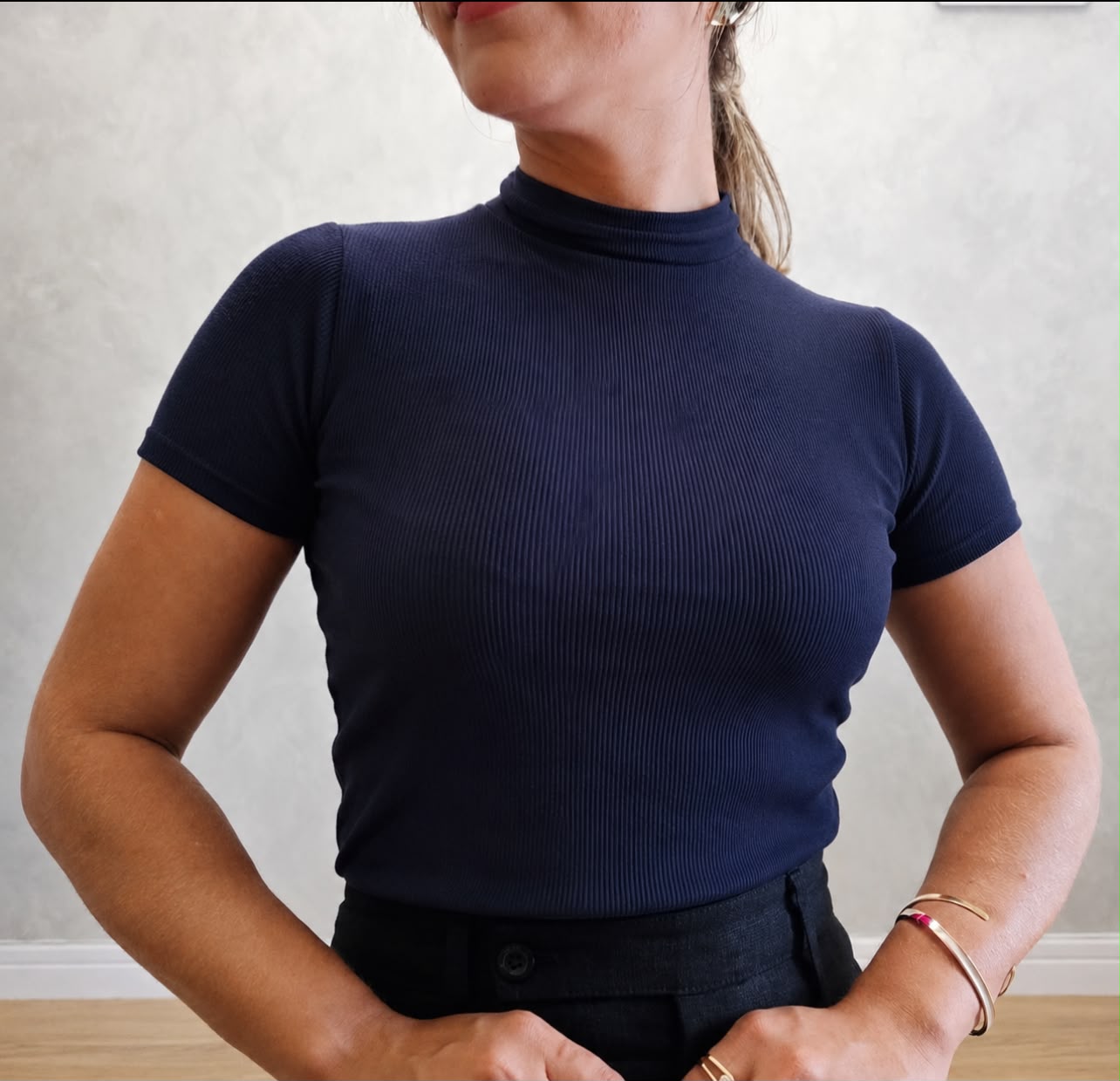 Blusa em malha canelada Garrafinha Azul