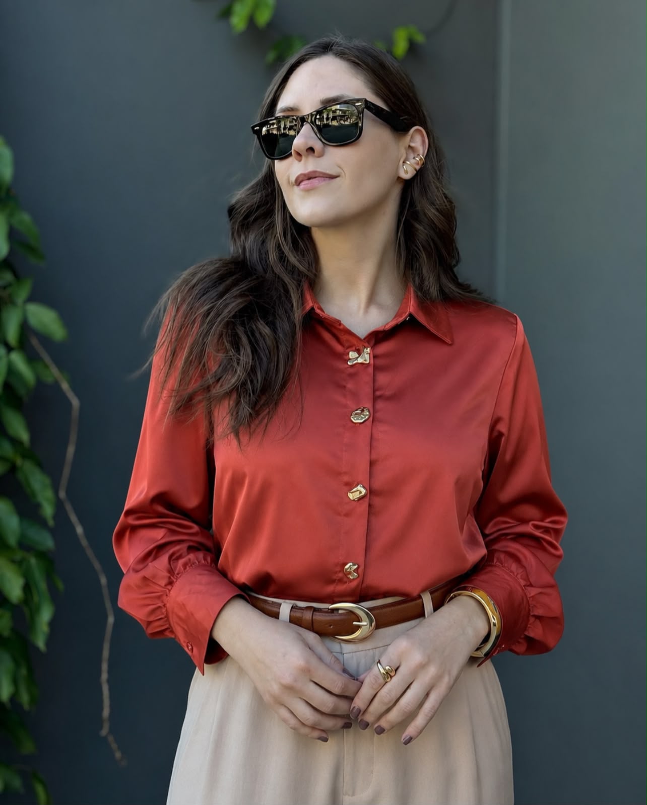 Camisa de Cetim com botões dourados Terra Cota