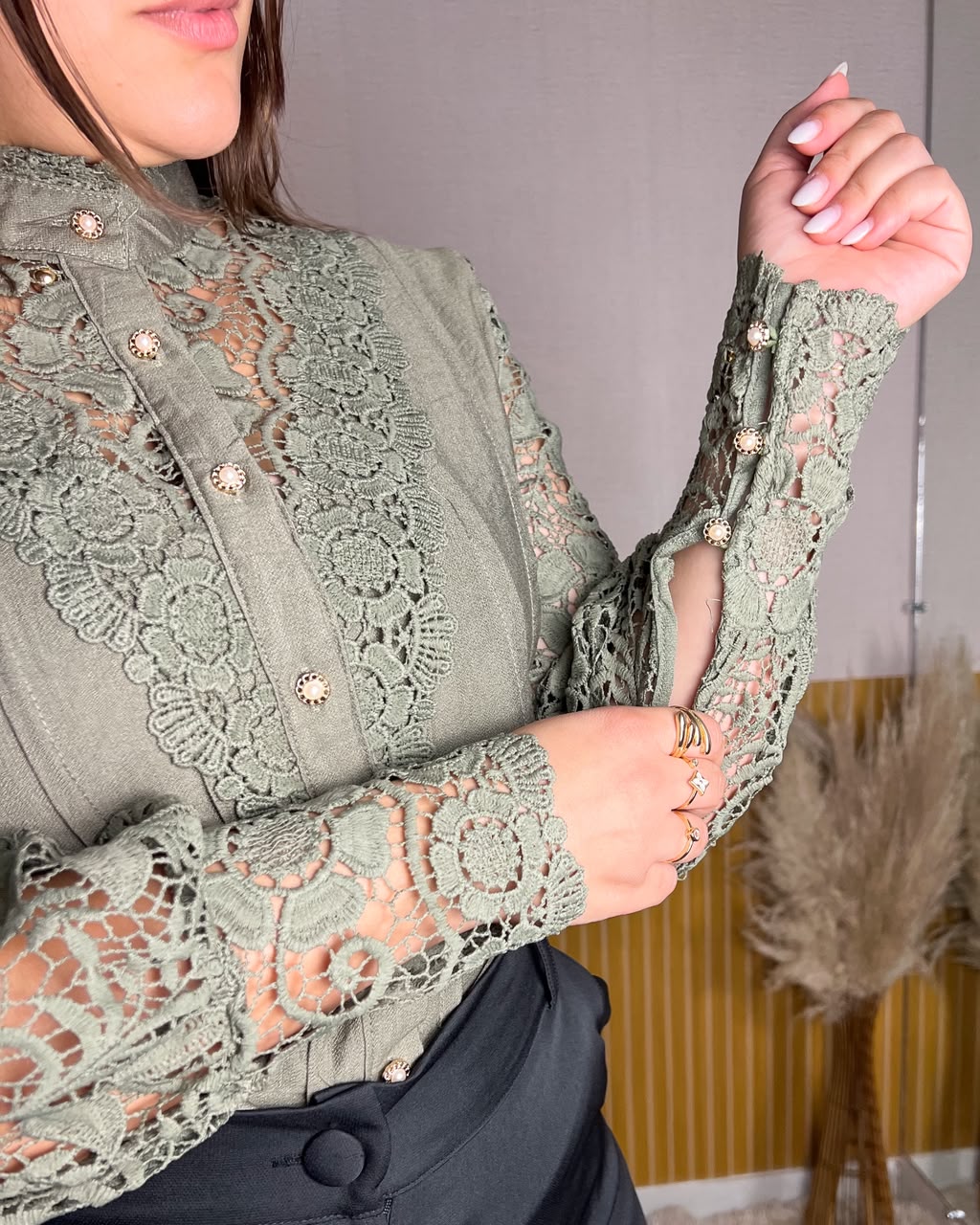 Camisa Luxo com Renda Verde Militar