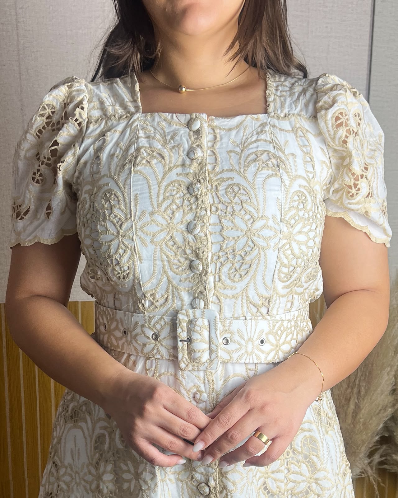 Vestido Midi Lese com Cinto Branco