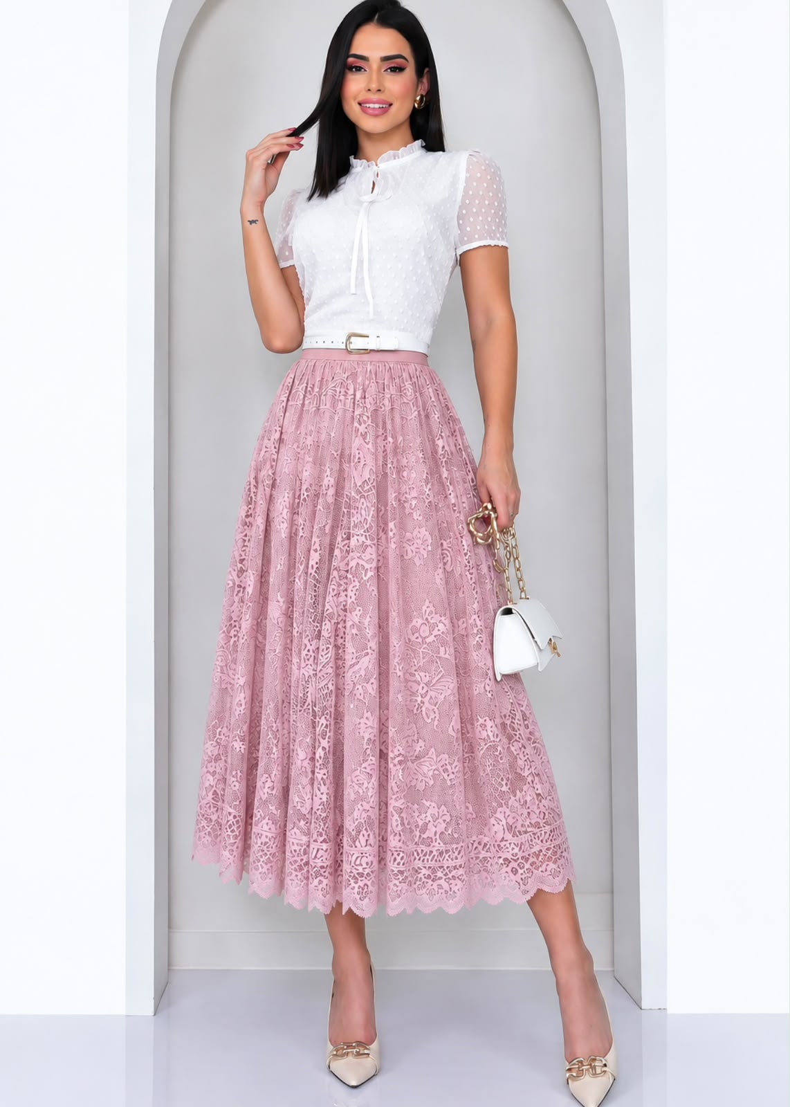 Saia Midi em Renda Rosa