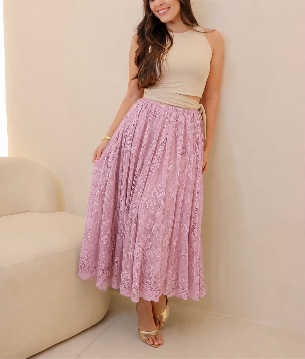 Saia Midi em Renda Rosa