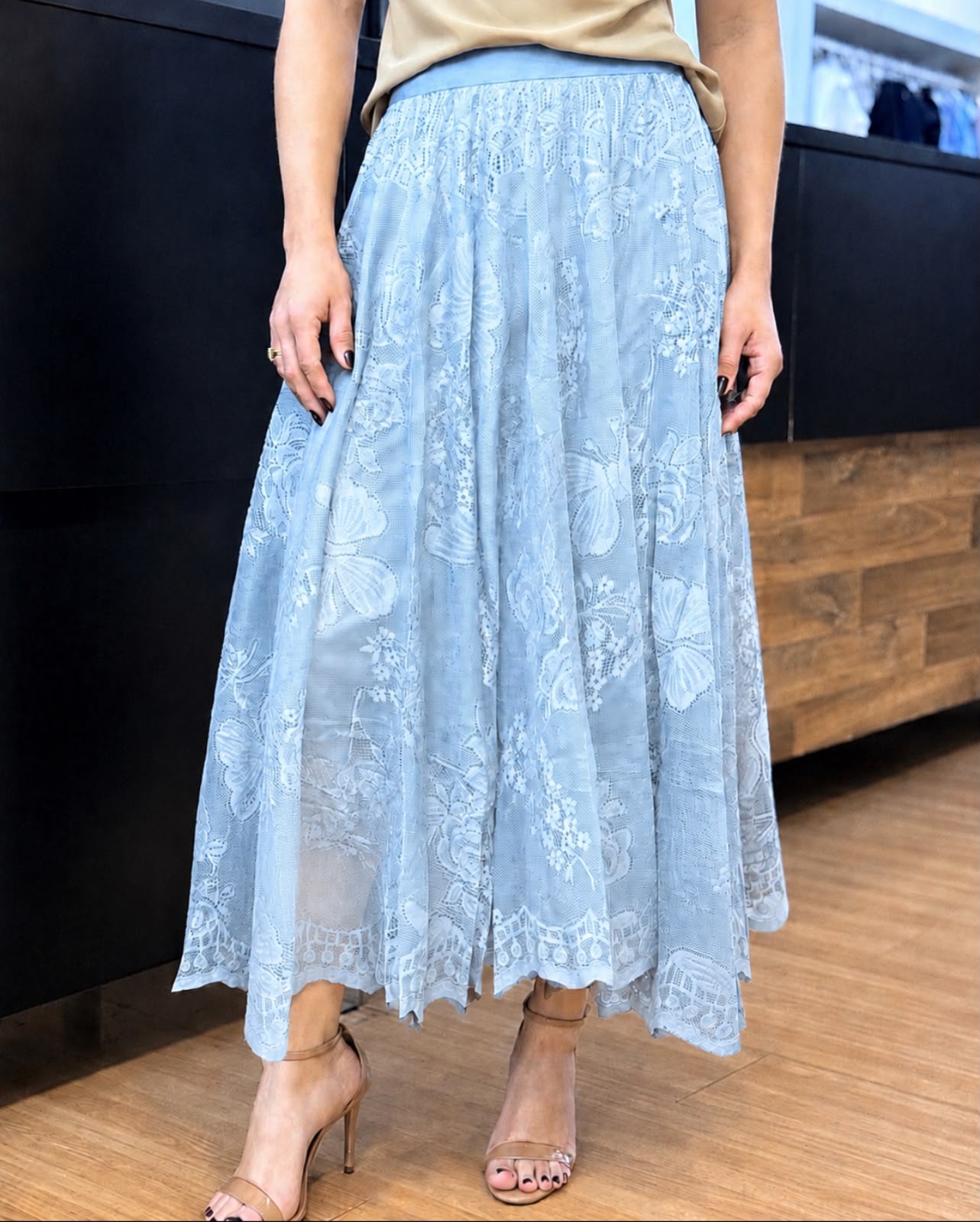 Saia Midi em Renda Azul