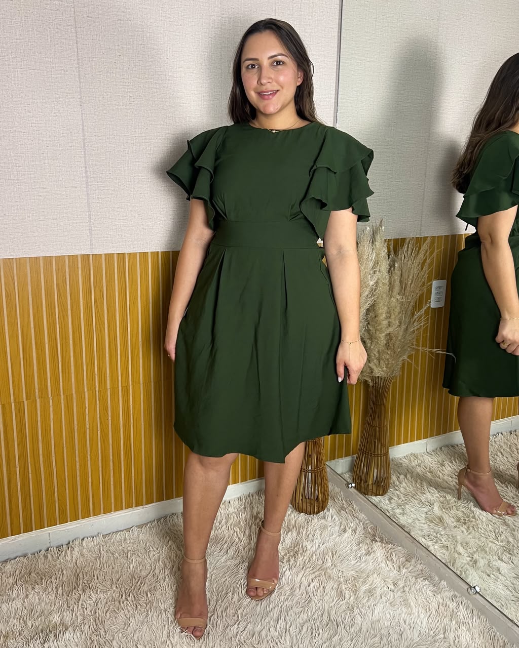 Vestido Com babados na manga Verde Militar