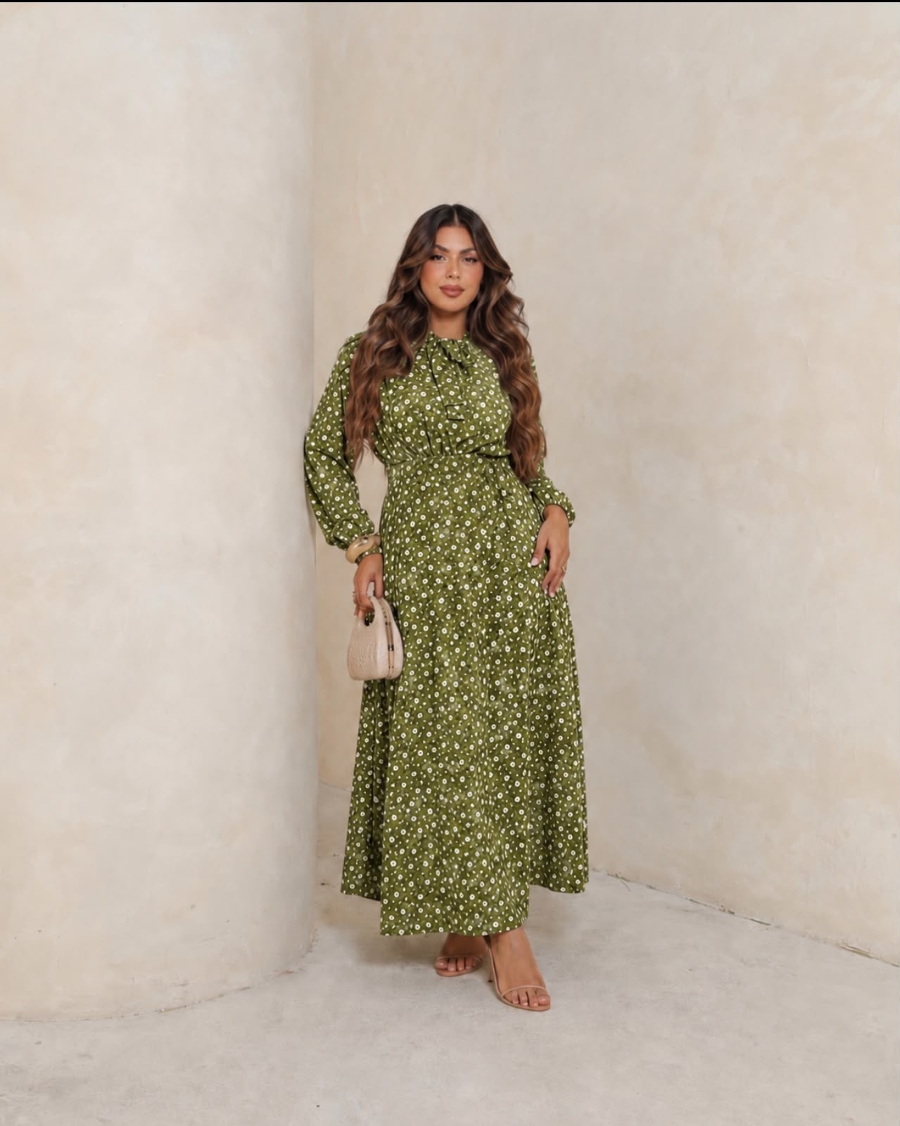 Vestido longo com laço na gola Verde