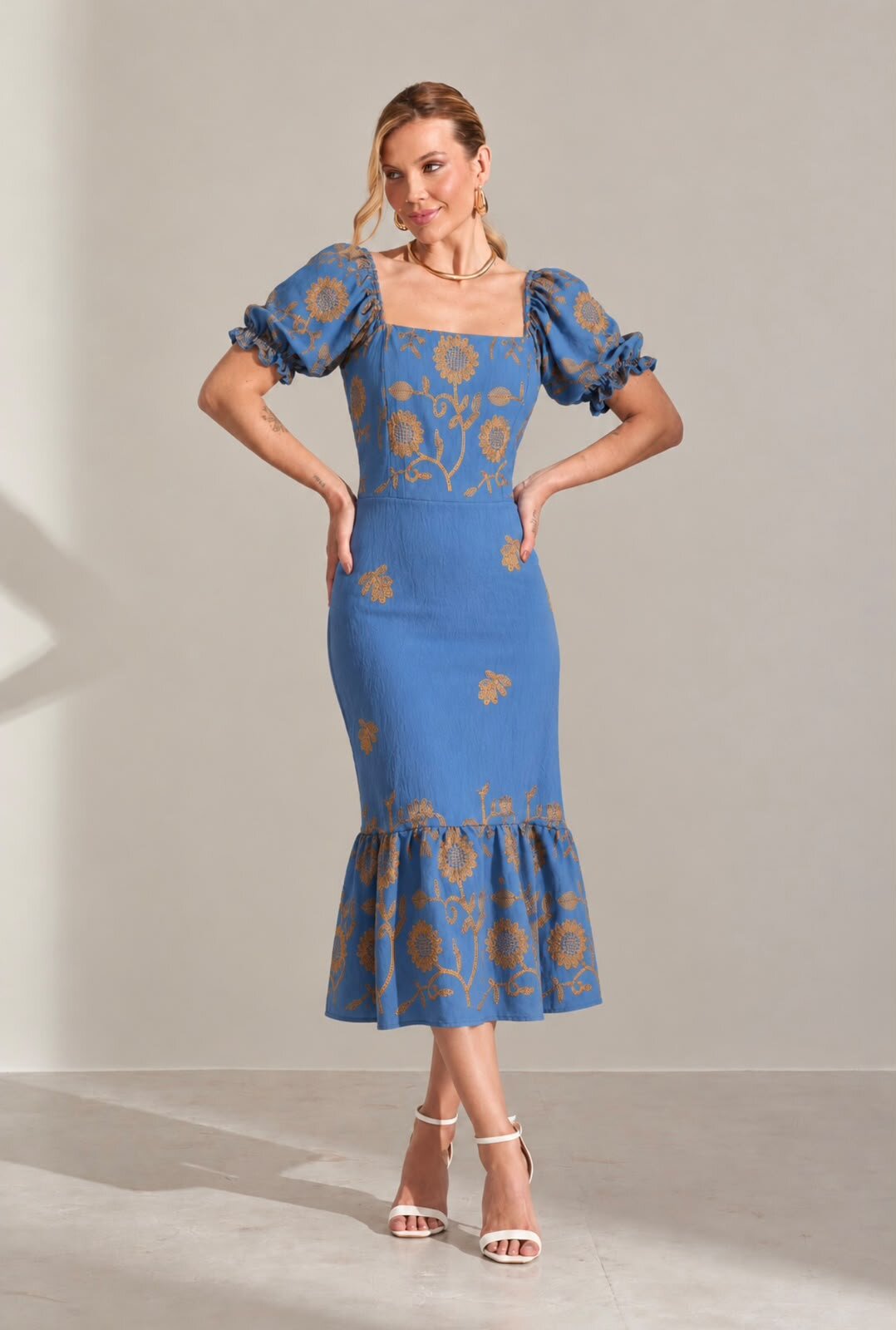Vestido Bordado com Laço Azul Bebê