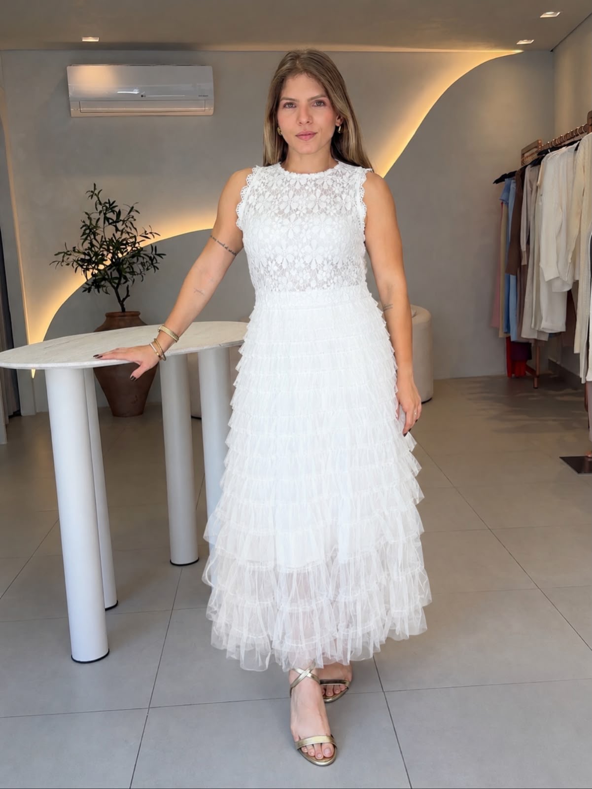 Vestido de renda e Tule sem Manga Branco
