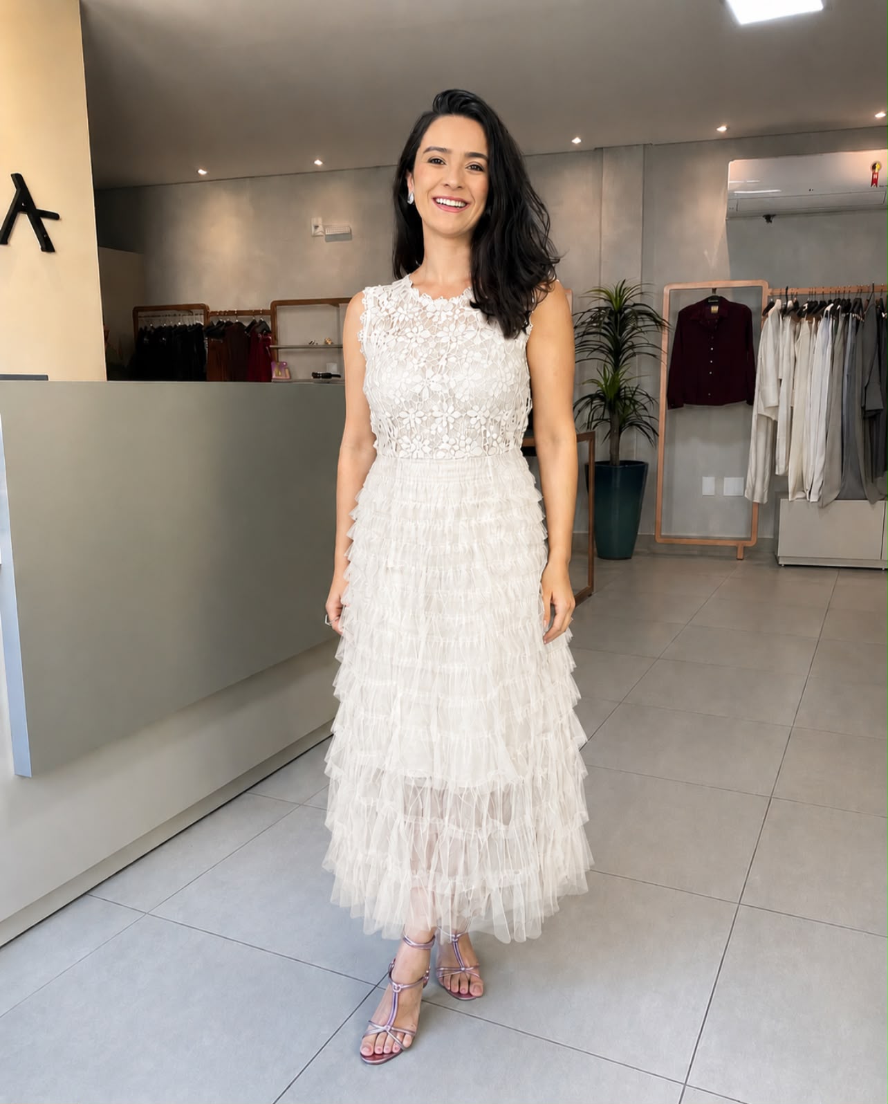 Vestido de renda e Tule sem Manga Creme
