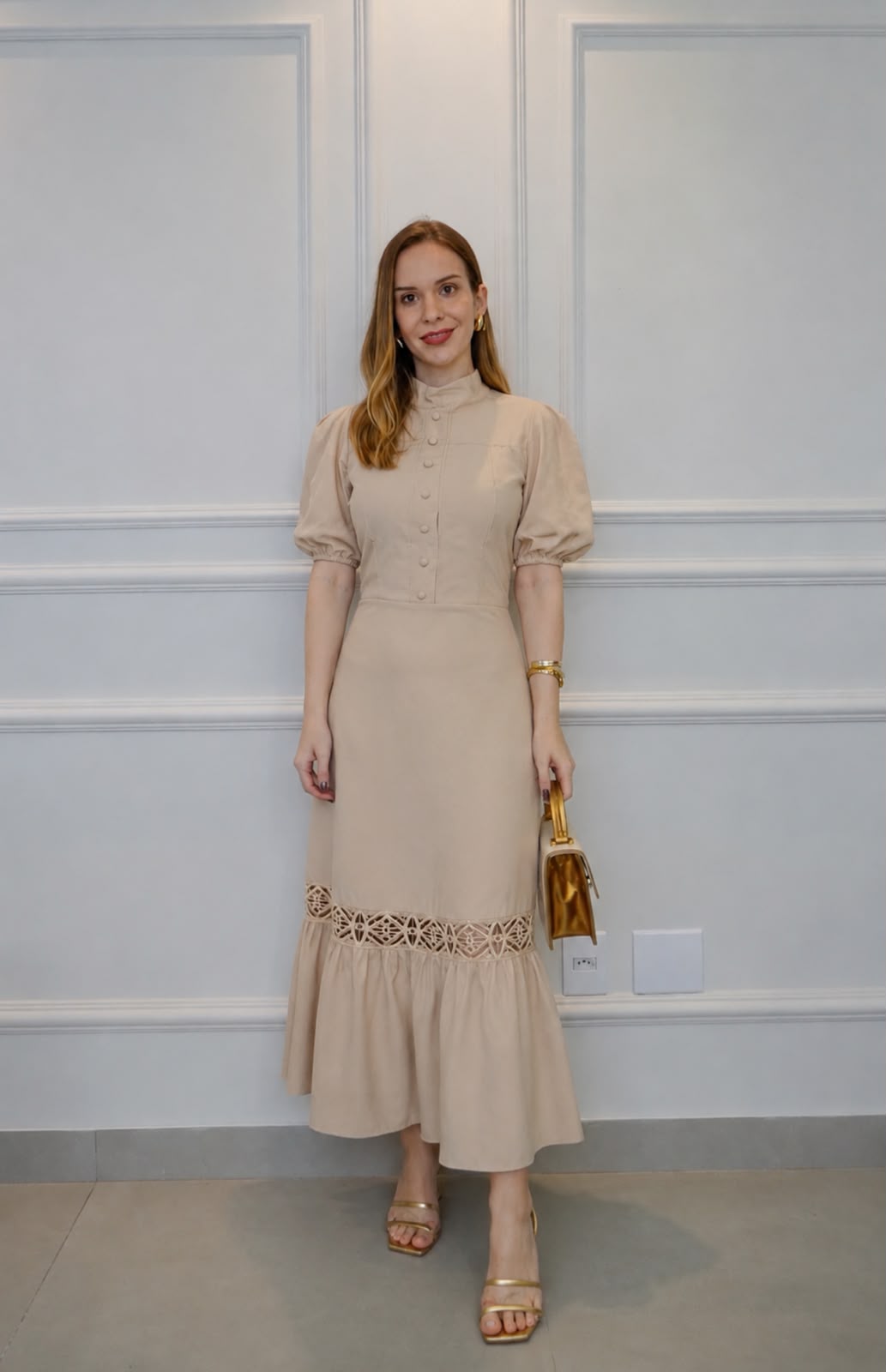 Vestido Longo gola Garrafinha Bege