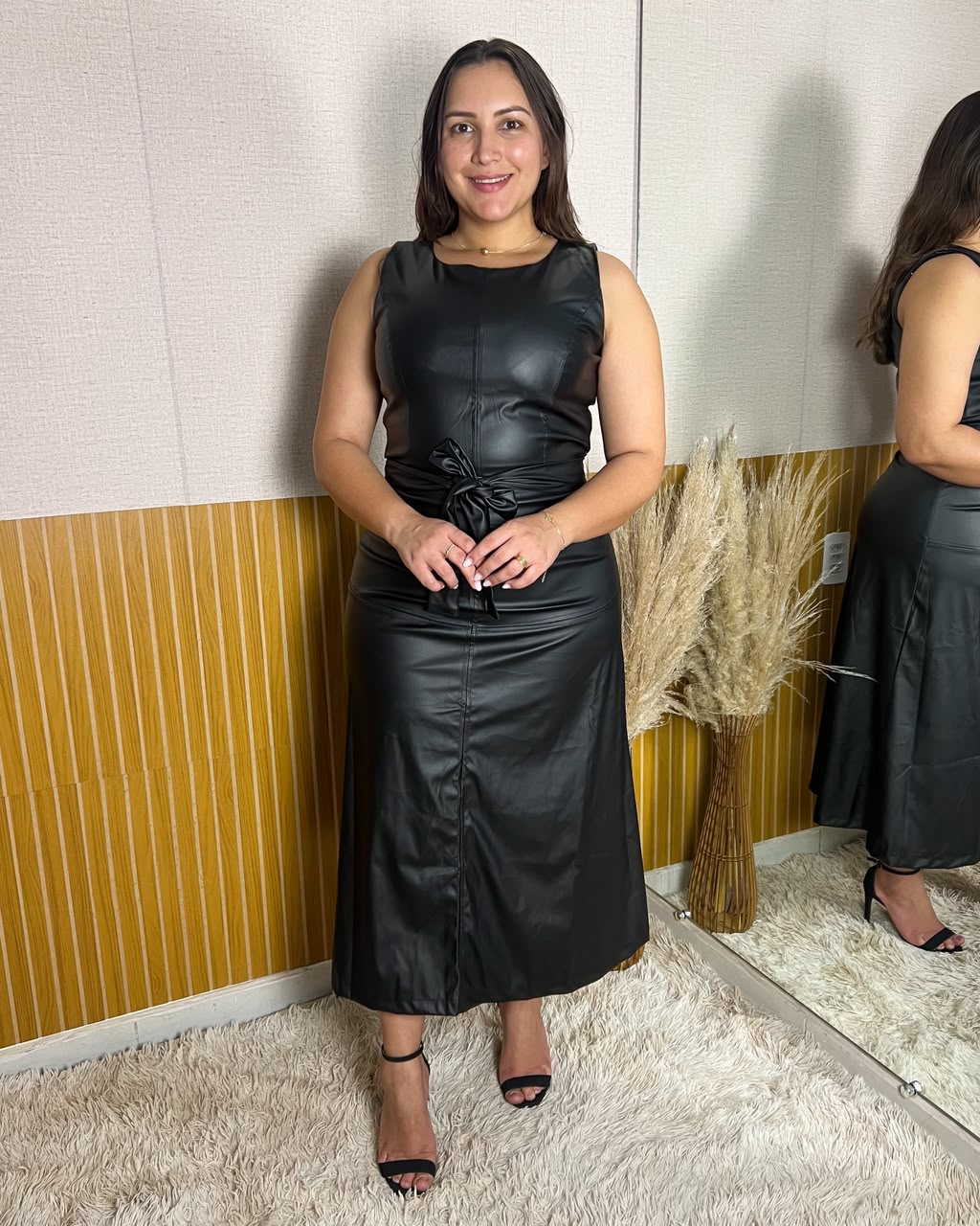 Vestido longo Courino manga Regata Preto